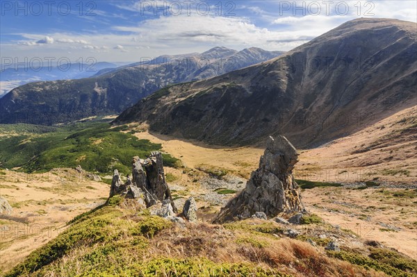 Ukraine, Ivano-Frankivsk region, Verkhovyna district, Carpathians, Chornohora, Landscape with mountain Shpytsi