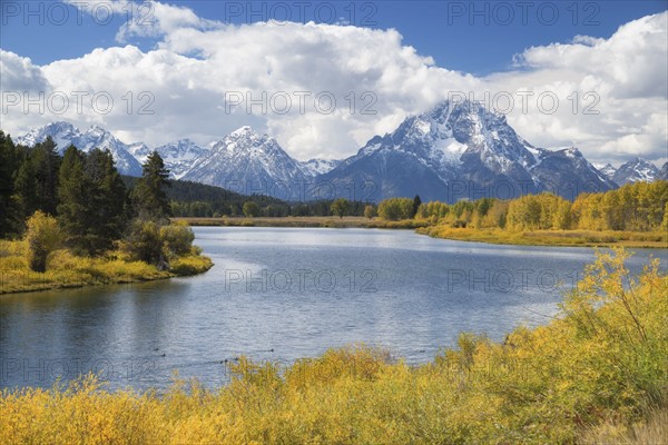 USA, Wyoming, Landscape with Snake River and Teton Range