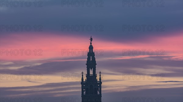 Spain, Andalusia, Seville, Bell tower of La Giralda against romantic sky