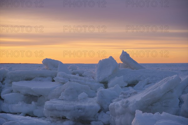 USA, Massachusetts, Eastham, Cape Cod, Frozen sea at dusk