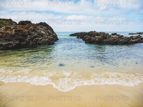 Australia, New South Wales, Bermagui, Scenic view of sea and rock formation