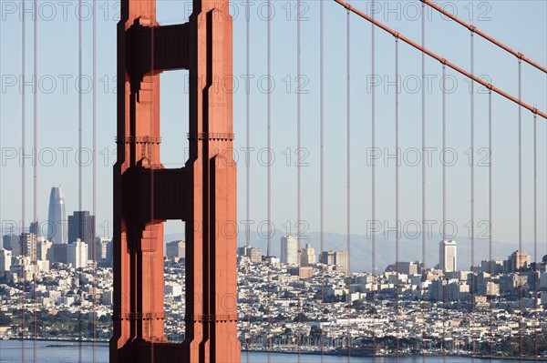 USA, California, San Francisco, Golden Gate Bridge with city skyline in background