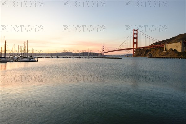 USA, California, San Francisco, Golden Gate Bridge at sunset