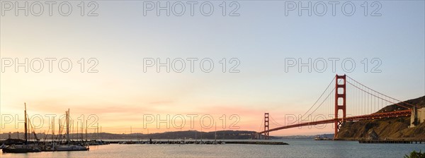 USA, California, San Francisco, Golden Gate Bridge at sunset