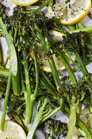 Broccolini with lemon slices