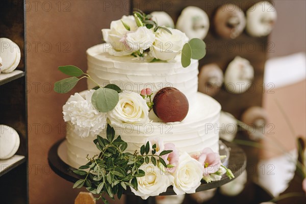 Wedding cake with roses