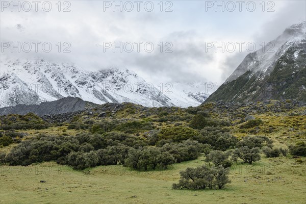 Hooker Valley in Mount Cook National Park, New Zealand