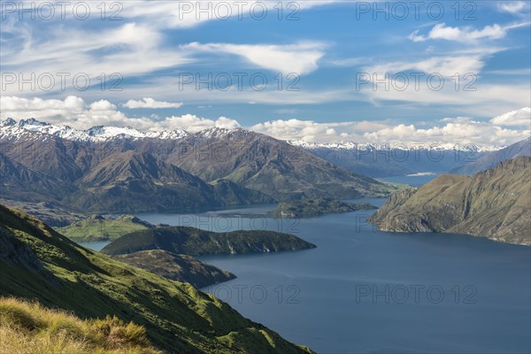 Mountains by Lake Wanaka in New Zealand