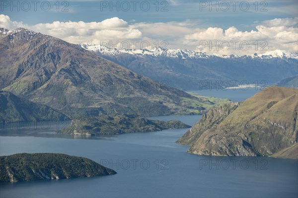 Mountains by Lake Wanaka in New Zealand