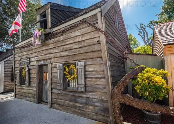 Wooden cabin with flowers in St. Augustine