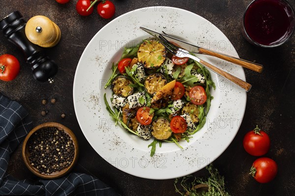 Vegetable salad with lemons