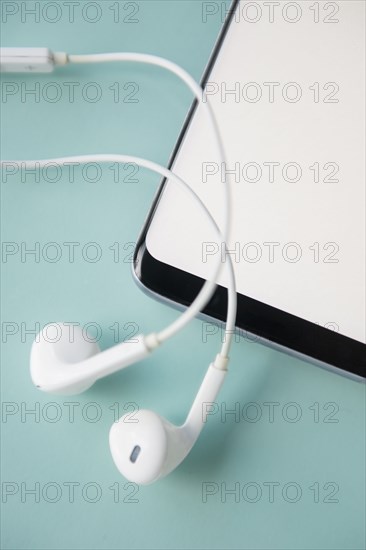 Earphones and smart phone