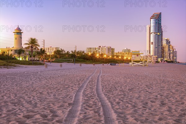 USA, Florida, Sunny Isles Beach, Illuminated buildings at beach