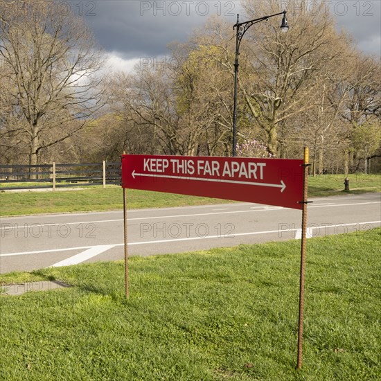 USA, Utah, Salt Lake City, USA, Social distancing sign