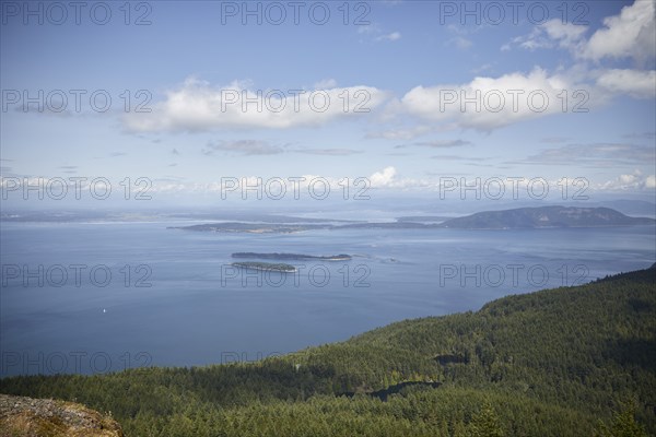 USA, Washington, San Juan County, Orcas Island, Scenic view of bay
