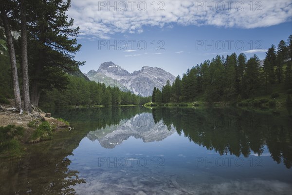 Switzerland, Bravuogn, Palpuognasee, Scenic view of Palpuognasee lake in Swiss Alps