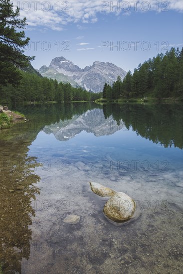 Switzerland, Bravuogn, Palpuognasee, Scenic view of Palpuognasee lake in Swiss Alps