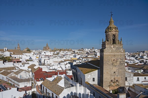 Spain, Carmona, Church of San Bartolome and cityscape