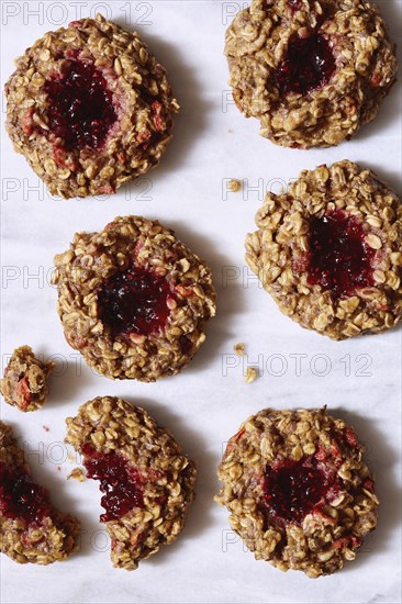 Oat and Jelly Cookies,,