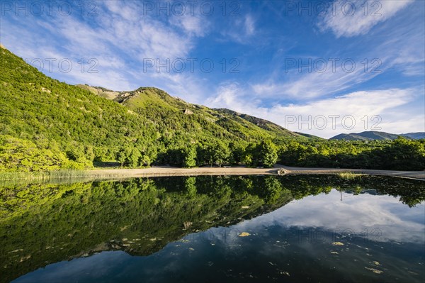USA, Utah, Salem, Landscape with lake and mountains
