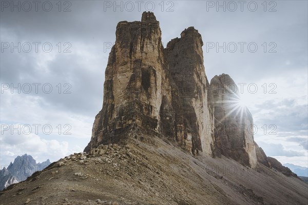 Italy, South Tirol, Sexten Dolomites, Tre Cime di Lavaredo, Rock formations on top of mountain