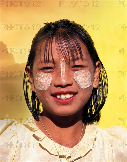 Portrait of smiling teenage girl