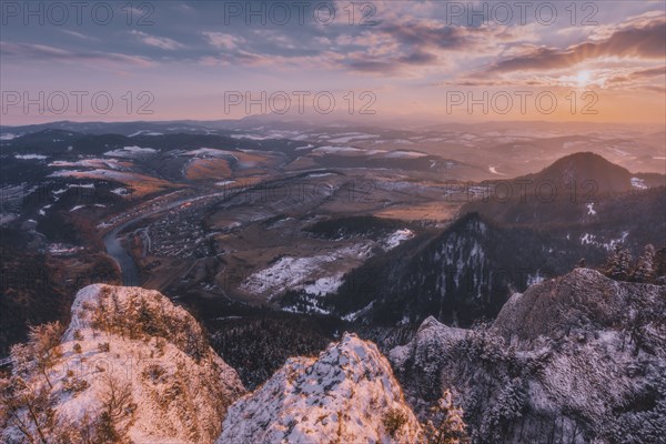 Poland, Lesser Poland, Mountain landscape in Pieniny National Park at sunset