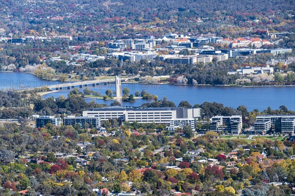 Australia, Australian Capital Territory, Canberra, Cityscape with Lake Burley Griffin