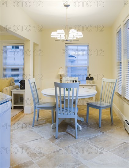 Traditional circular dining table