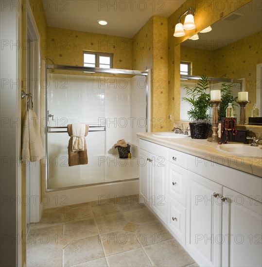 Small traditional bathroom with glass shower