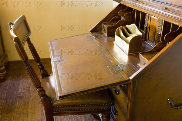 Vintage fold out desk