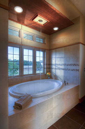 Master bathtub that fills from the ceiling