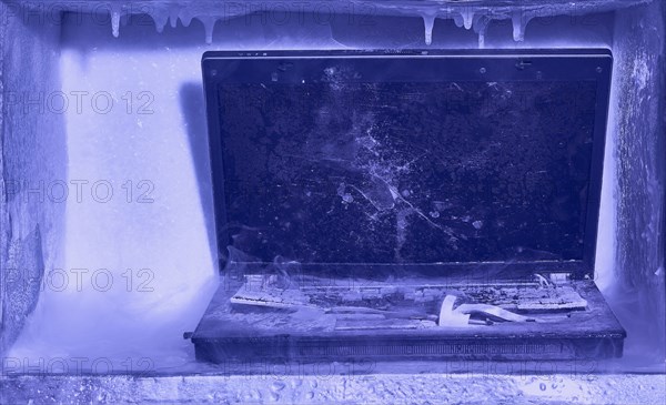 Frozen broken laptop computer