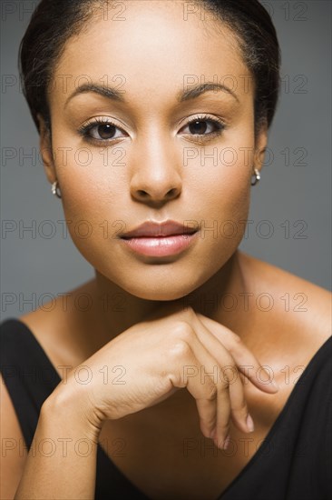 Close up of sophisticated Hispanic woman
