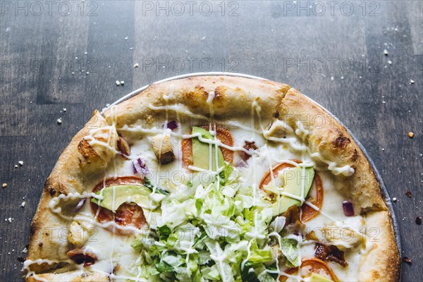 Close up of fresh pizza on platter
