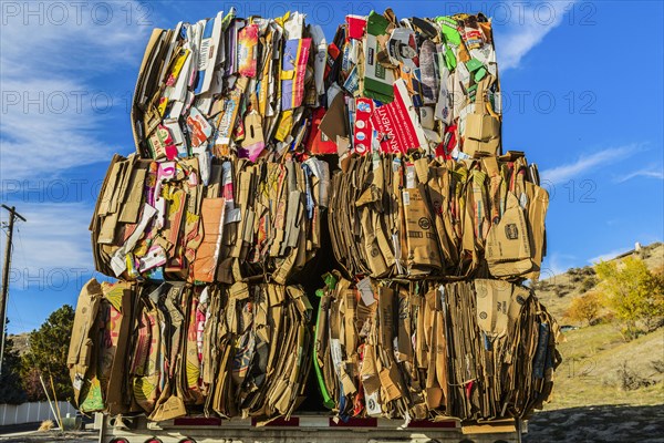 Compressed recycling on truck