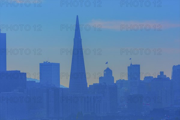 Silhouette of San Francisco city skyline