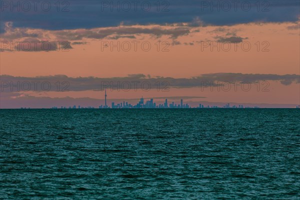 Niagara-on-the-Lake skyline and sunset sky