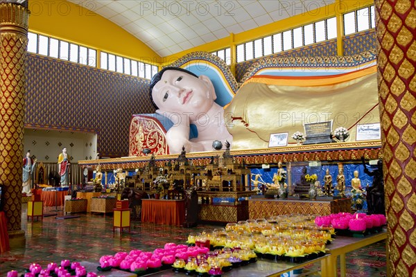 Large Buddha statue in Wat Chayamangkalaram temple