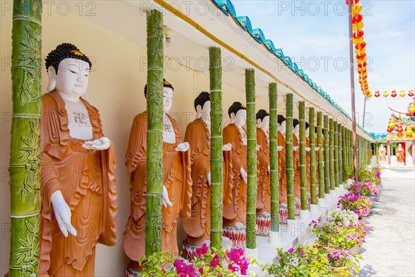 Statues at Kek Lok Si temple