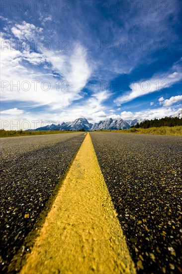 Yellow strip in middle of road