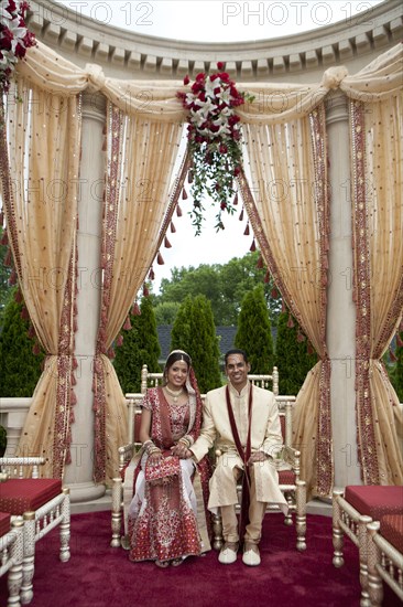 Indian bride and groom in traditional clothing