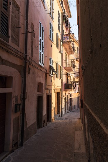 Narrow street between buildings