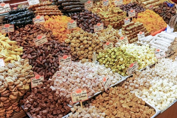 Dried bulk food in store