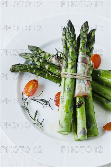 Asparagus on plate