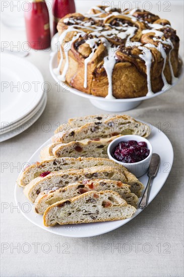 Sweet bread and cinnamon cake