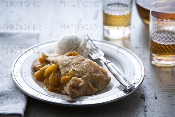 Peach pie and ice cream