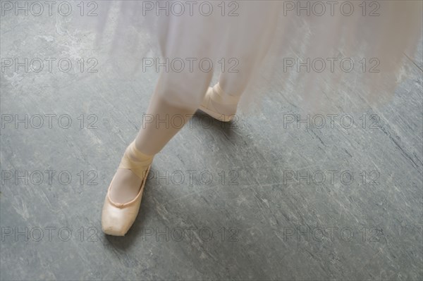 Legs of ballet dancer