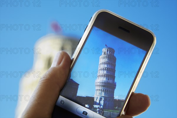 Cell phone picture of Leaning Tower of Pisa