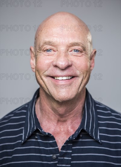 Close up of smiling Caucasian man